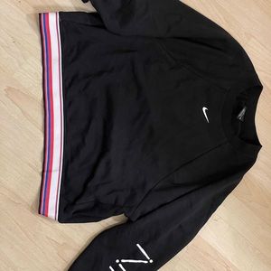 Nike long sleeve top